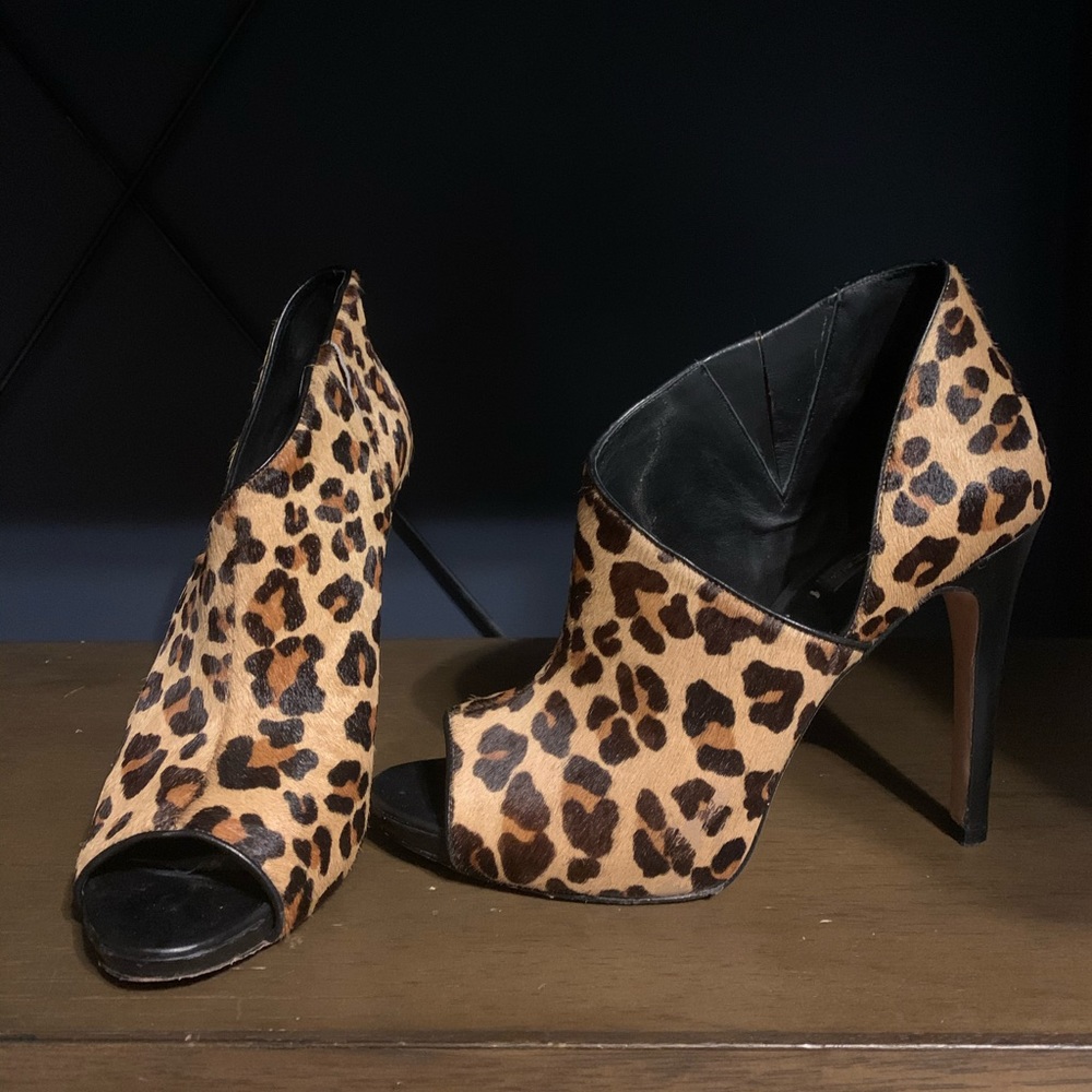 BCBG calf hair leopard print heels